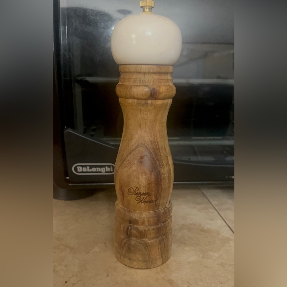 pepper shakers